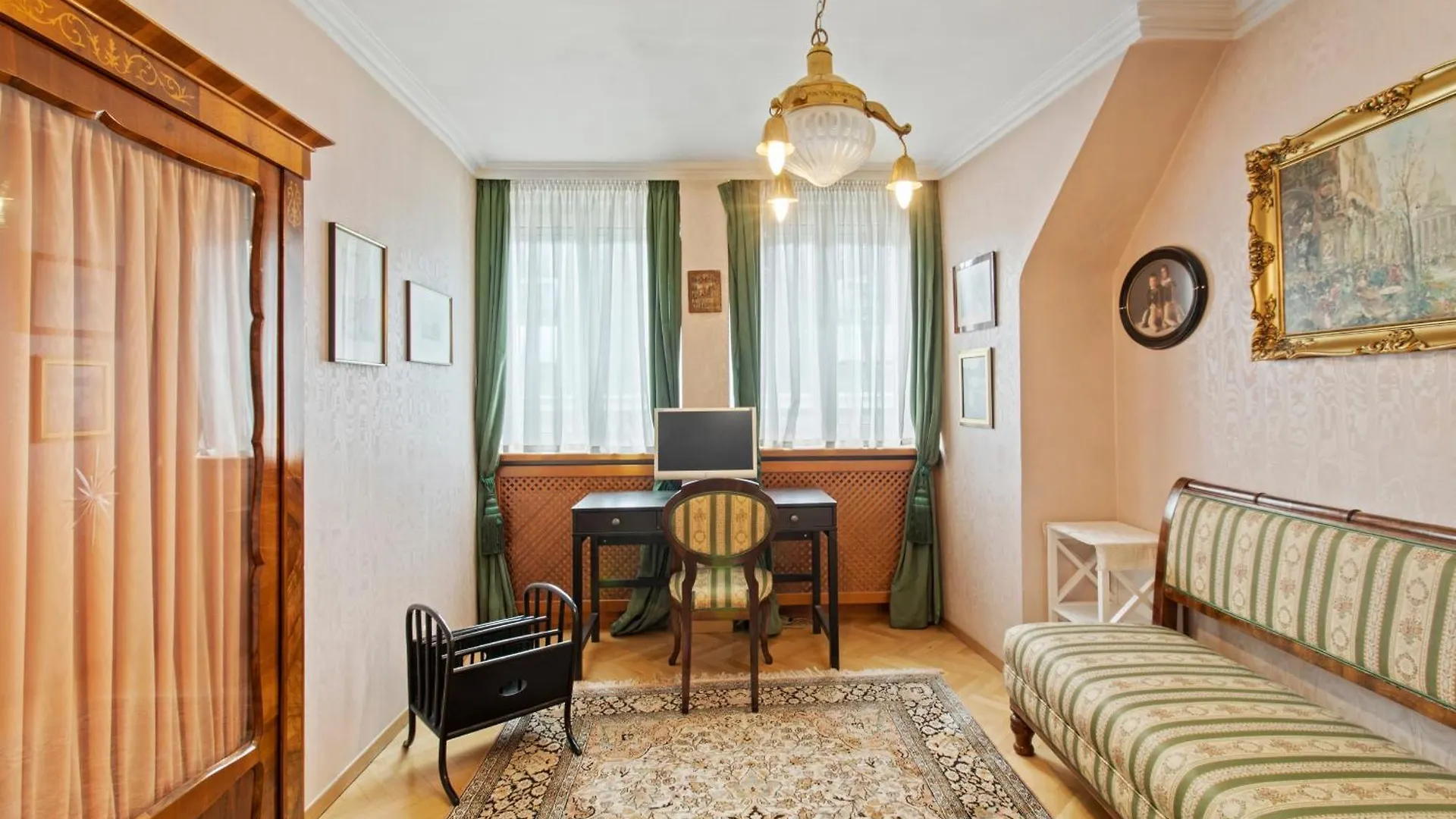Spacious Penthouse With Stephen Cathedral View Wien 0*,  Østrig