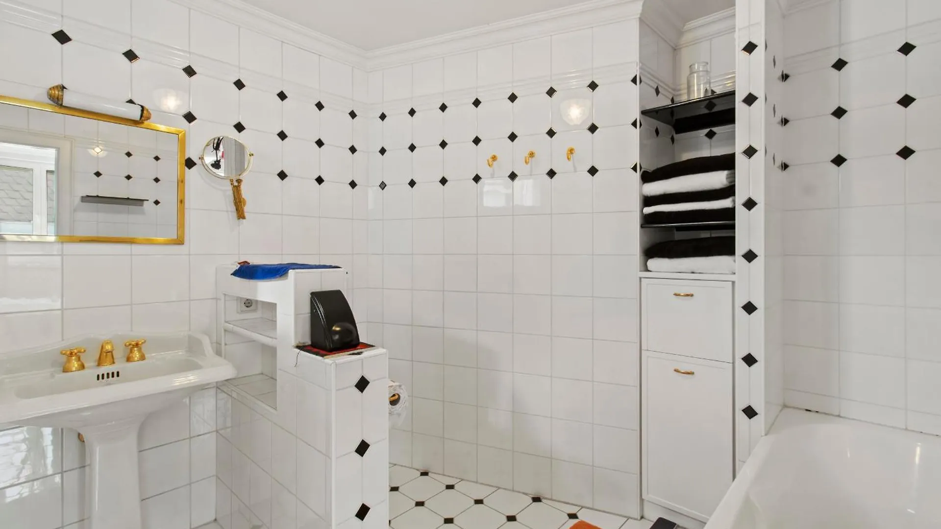 Spacious Penthouse With Stephen Cathedral View Viena Apartament